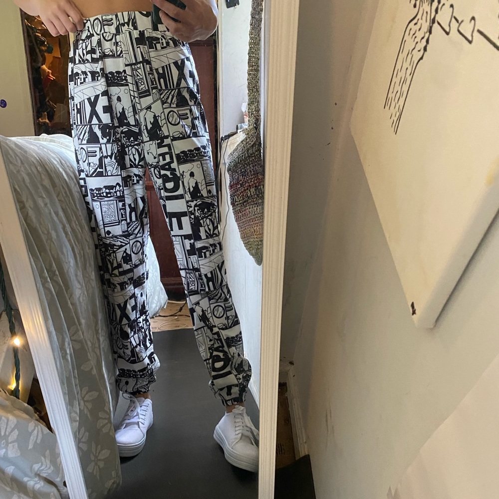 Comic pants